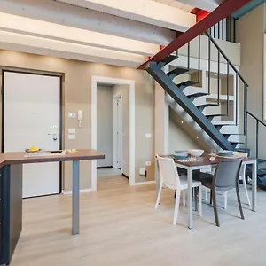 Appartamento Tower - By Host4u, Pavia