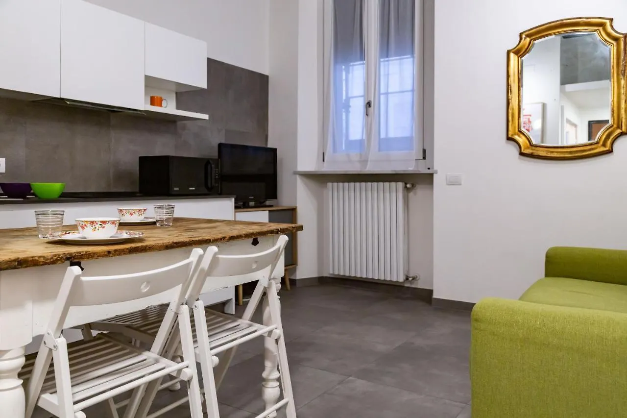 Il Falconiere Appartamento Pavia Italia